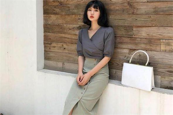 短發女生適合穿什么衣服 短發女生穿搭建議