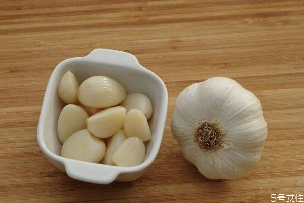 大蒜有什么營養價值呢 吃大蒜有什么好處呢