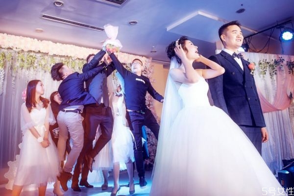 結婚紀念日是領證那天還是婚禮那天 結婚紀念日怎么過