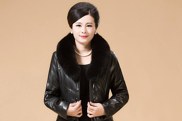 皮面羽絨服怎么清洗保養好 真皮羽絨服正確的清洗方法