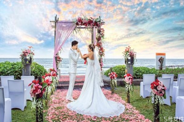男方迎親的十二樣禮是什么 結婚十二禮分別是什么