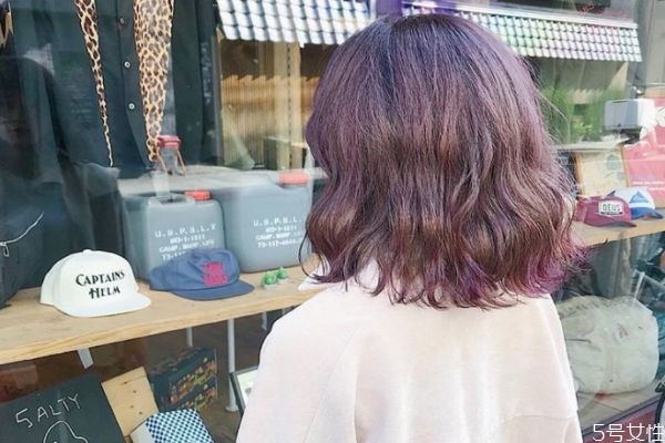 頭發打完蠟還能染嗎 打完蠟的頭發怎么染