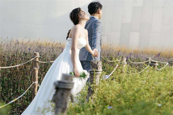 前男友愛上別人了還能挽回嗎 前男友愛上別人我還能追回來(lái)嗎