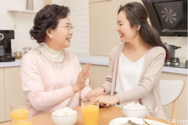 自私的婆婆有哪些表現 婆家算計你的表現
