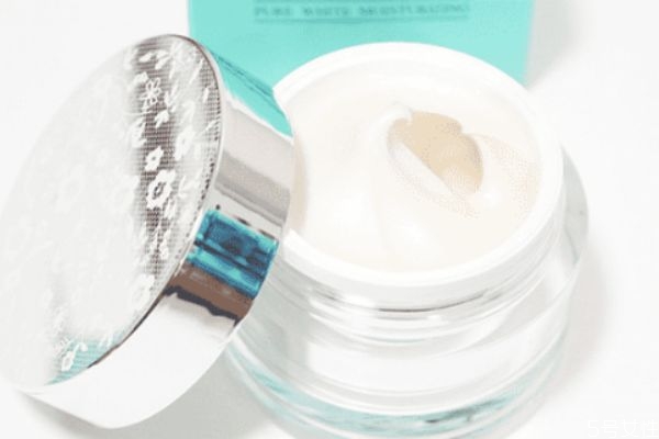 素顏霜適用于所有膚質嗎 你真的了解素顏霜嗎