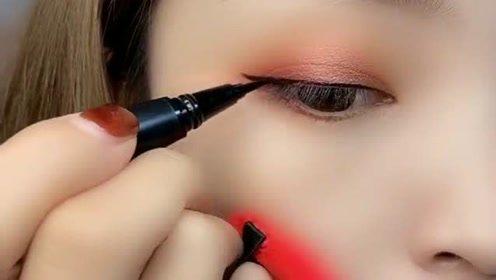 眼線怎么畫才好看 眼線和美瞳線的區別