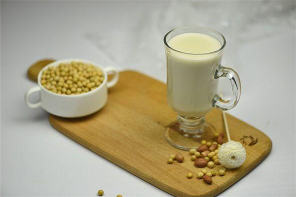 豆奶和豆漿的區別 豆奶和牛奶哪個好