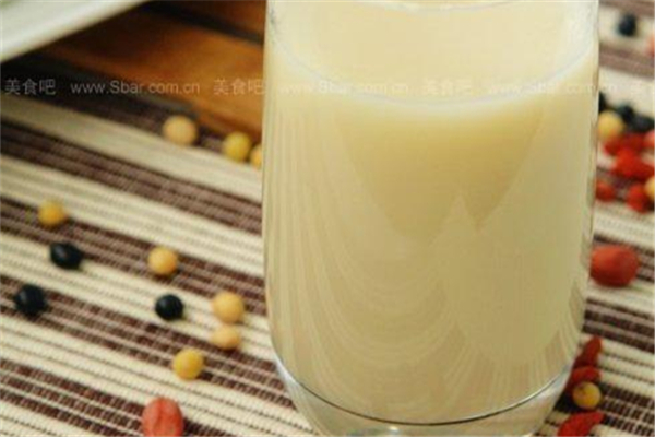 豆奶和豆漿的區別 豆奶和牛奶哪個好
