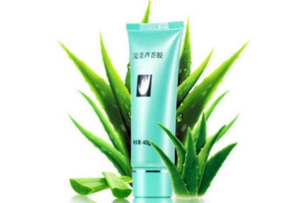 蘆薈膠要洗掉么 蘆薈膠涂臉上多長時間發揮作用