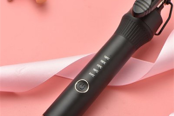 卷發棒忘記關電源了會不會著火 卷發棒功率一般多大