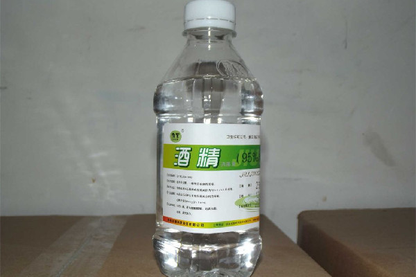 醫用酒精消毒的正確用法 醫用酒精可以噴在食物上消毒嗎