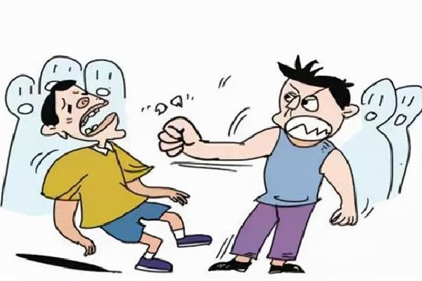 當街毆打踹飛女孩男子已被刑拘 毆打他人怎么算情節輕微