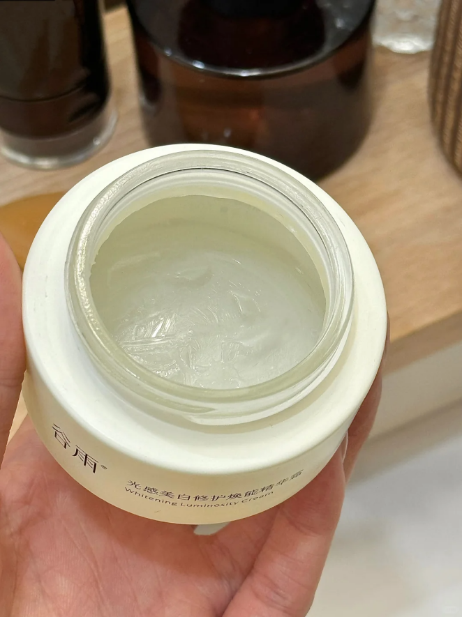 美白淡斑效果好的護(hù)膚品！解鎖肌膚煥白的護(hù)膚好物